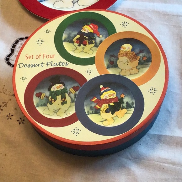 NWT. Set of 4 Snowman Dessert Plates - Picture 7 of 7